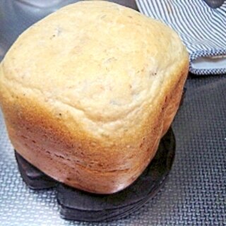 春の食パン★桜の葉と梅干しのパン